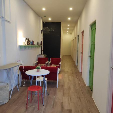 Ez Lodgings Kampong Gadong Bagian luar foto
