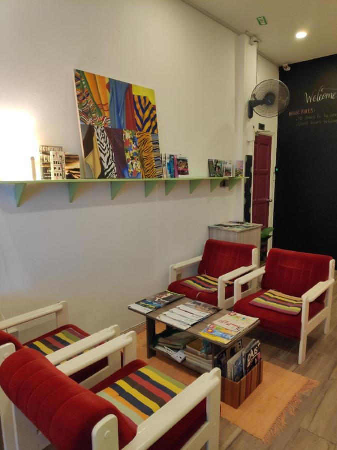 Ez Lodgings Kampong Gadong Bagian luar foto