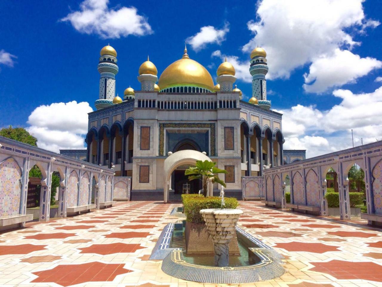 Ez Lodgings Kampong Gadong Bagian luar foto
