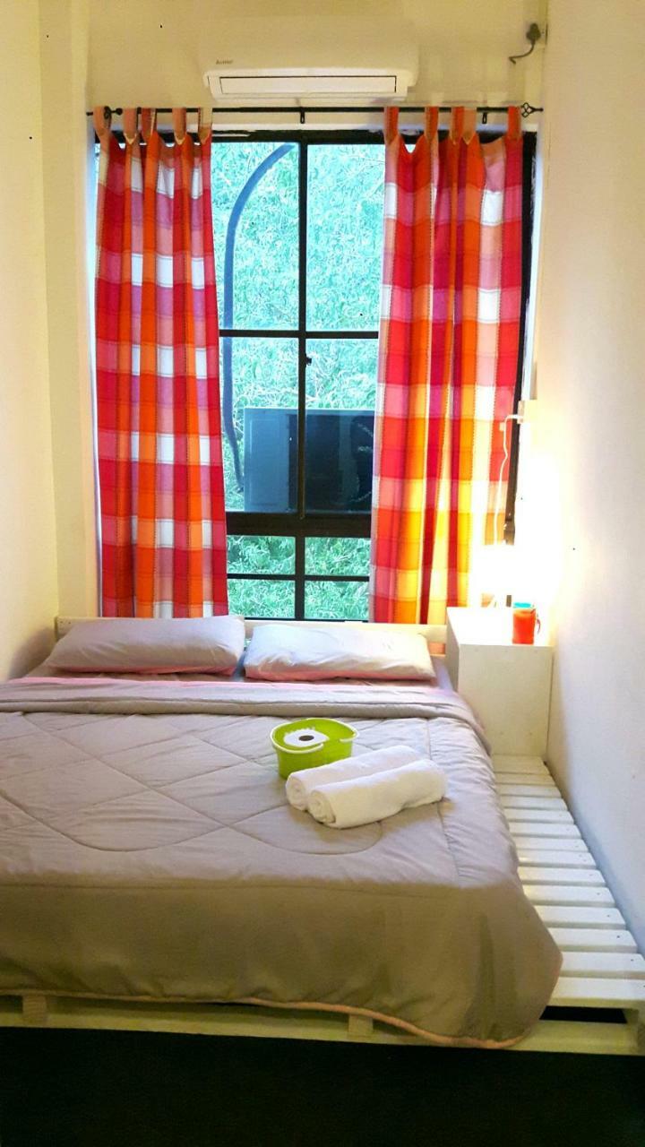 Ez Lodgings Kampong Gadong Bagian luar foto
