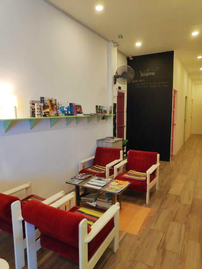 Ez Lodgings Kampong Gadong Bagian luar foto
