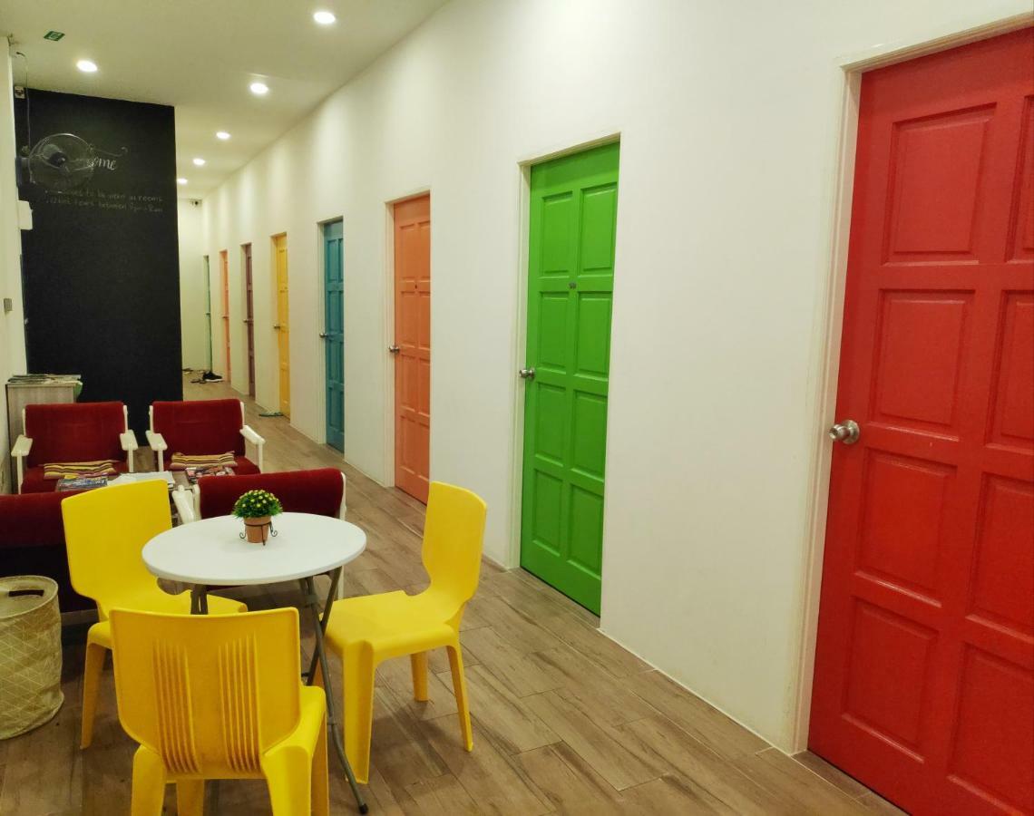 Ez Lodgings Kampong Gadong Bagian luar foto