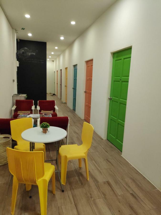 Ez Lodgings Kampong Gadong Bagian luar foto