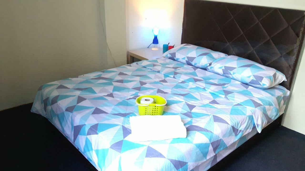 Ez Lodgings Kampong Gadong Bagian luar foto